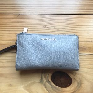 Michael Kors Wristlette / Wallet
